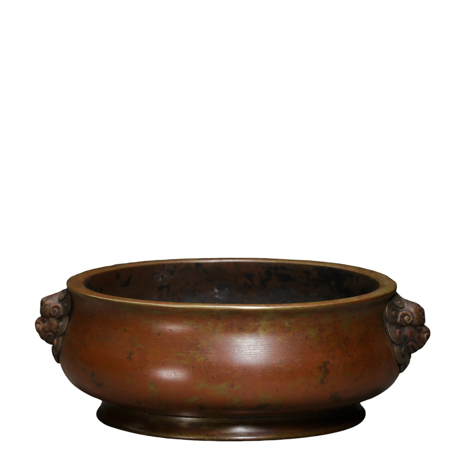 Ming Dynasty Xuande Period Bronze Gui-Form Censer with Beast Handles, Marked “Da Ming Xuande Nian: Dimensions & Weight: Diameter 16.5 cm, height 5.5 cm, weight 1,230 g (approx. 6.5 in diameter, 2.2 in high, weight approx. 2.71 lbs; approx. 0.54 ft diameter, 0.18 ft high), Ming Dynasty Xuande Period