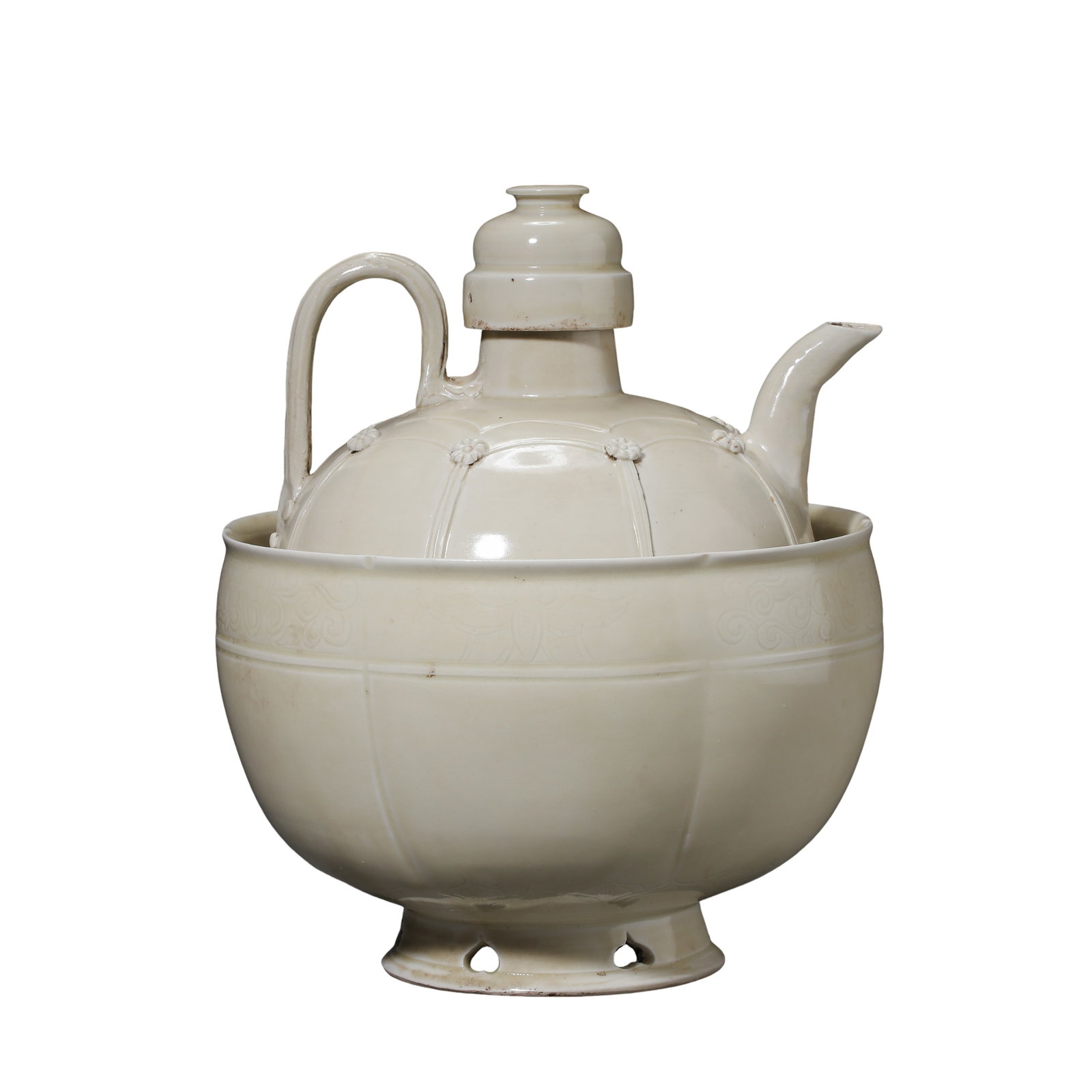 White Glazed Melon-Ribbed Ewer with Attached Floral Decoration and Warming Bowl, Song Dynasty: Dimensions: Overall height 21.5 cm (approximately 8.5 in, approximately 0.71 ft), maximum body diameter 19 cm (approximately 7.5 in, approximately 0.62 ft)?Condition and Provenance: The set remains we