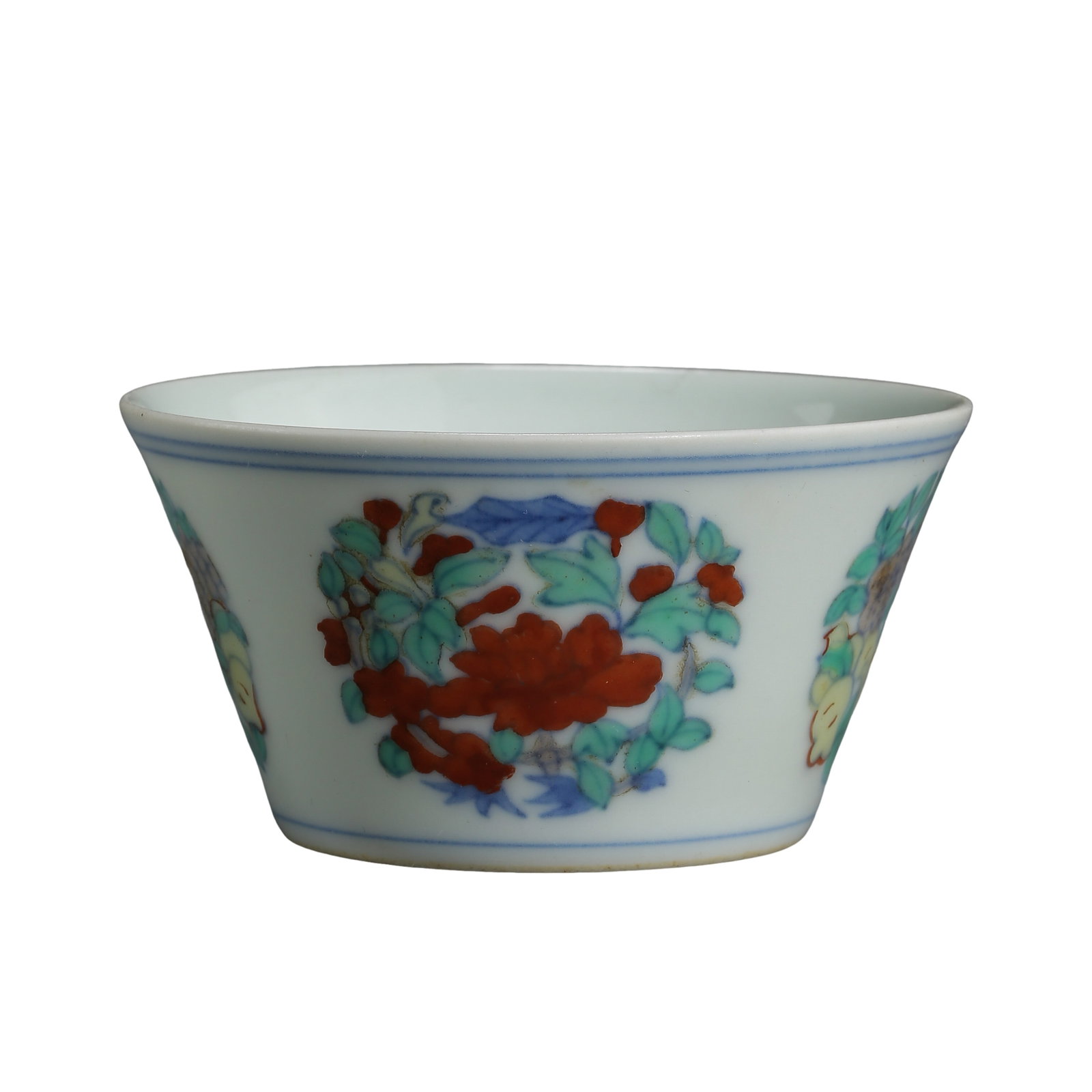 Chenghua Period Doucai “Three Abundances?? Floral and Fruit Decorated Horseshoe Cup with “Da: Dimensions: Diameter 8.2 cm (3.2 in / 0.27 ft); Height 4.3 cm (1.7 in / 0.14 ft); Ming Dynasty, Chenghua Period (1465–1487, 15th Century)?Condition & Provenance: The cup is preserved in good conditi