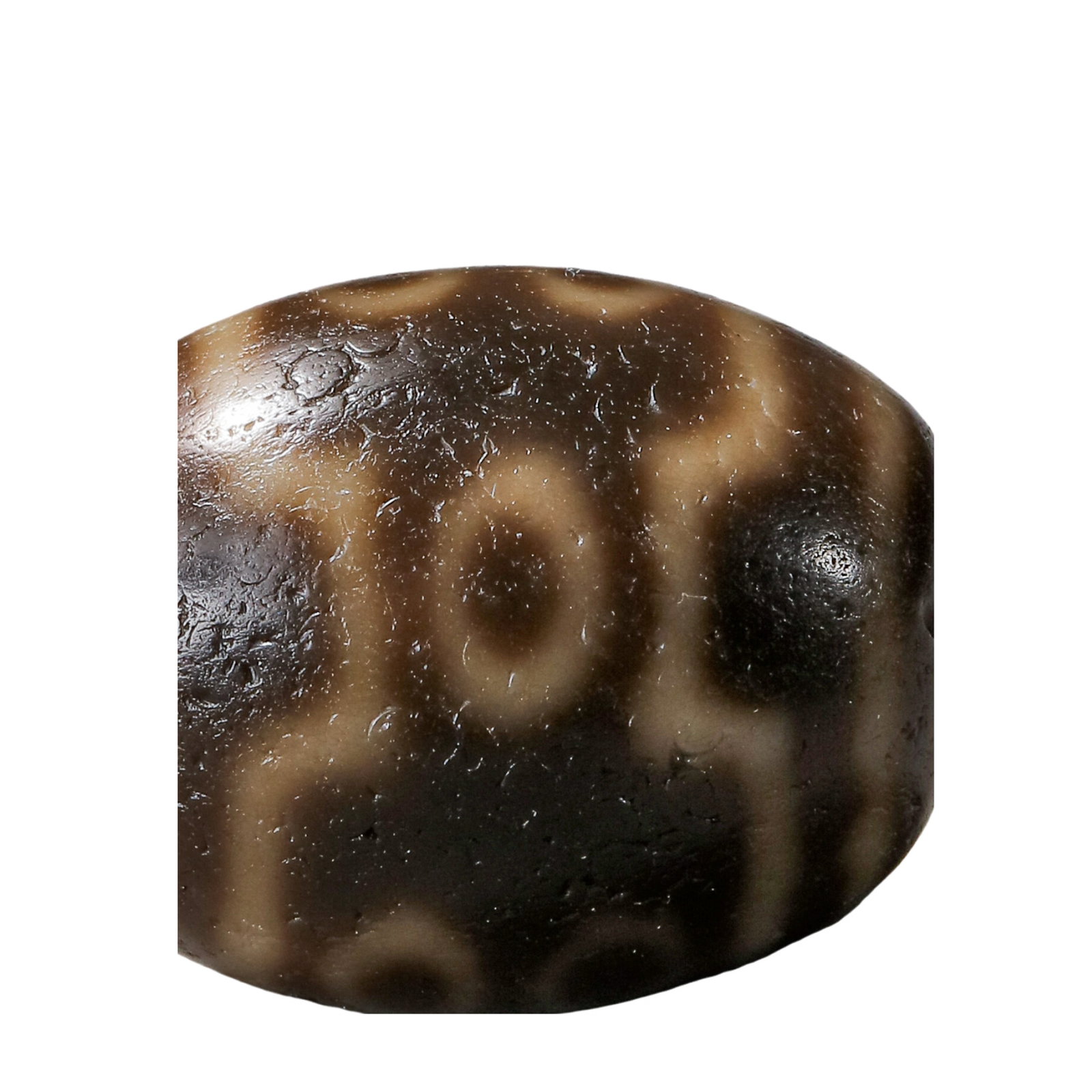 Qing Dynasty (17th–19th Century) Agate Dzi Bead with Seven Eyes, Dalo Form: Dimensions & Weight: H. approx. 2 cm (0.79 in, 0.07 ft); Weight: 9.2 g?Condition & Provenance: Excellent condition, complete with no noticeable damage. From a private collection in California, USA; pr