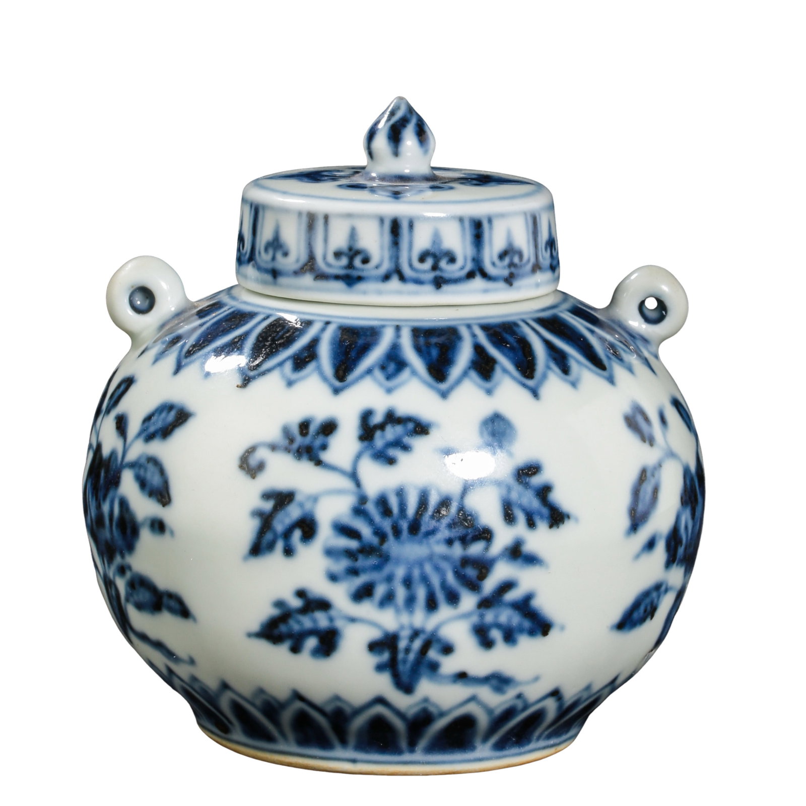 Yongle Period Ming Dynasty Blue and White Floral Covered Jar with Double Loop Handles (1403–1424 (1 of 11)