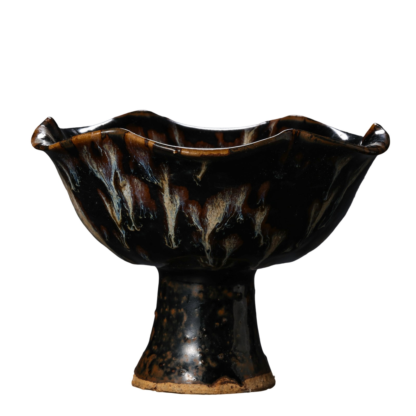 Southern Song Dynasty Jizhou Kiln Black-Glazed Splashed-Color Lobed Stem Cup (12th–13th Century): Dimensions: H. 9.5 cm (3.74 in / 0.31 ft), D. 13.5 cm (5.31 in / 0.44 ft), Southern Song Dynasty, 12th–13th Century?Condition & Provenance: Good condition with well-preserved form. The surface displ