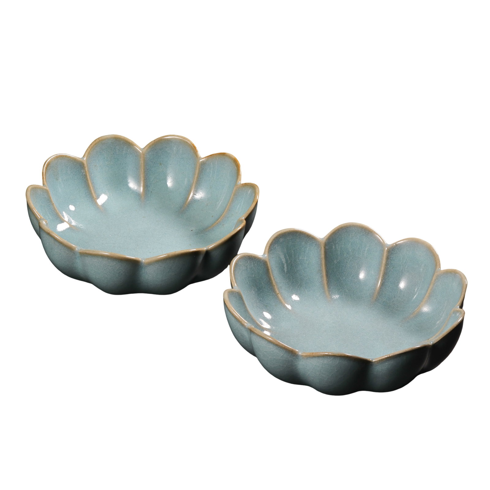 Northern Song Dynasty (11th–12th Century) Ru Kiln Celadon “Ruyao?? Sky-Blue Glazed Floral-Form: Dimensions: Diameter 13 cm (5.12 in), Height 4 cm (1.57 in), a pair of two pieces, Northern Song Dynasty, 11th–12th century?Condition & Provenance: Very good overall condition. Both pieces are excep