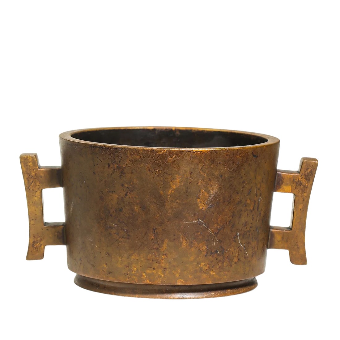 Late Ming–Early Qing Dynasty (17th Century) Bronze “Ji?? Eared Cylindrical Incense Burner: Dimensions: W 15.5cm (6.1in), H 8cm (3.1in), Weight 1597g (3.5lb), 17th Century?Condition & Provenance: Well preserved with a heavy bronze body, natural aged patina, warm golden-brown surface tone, sc