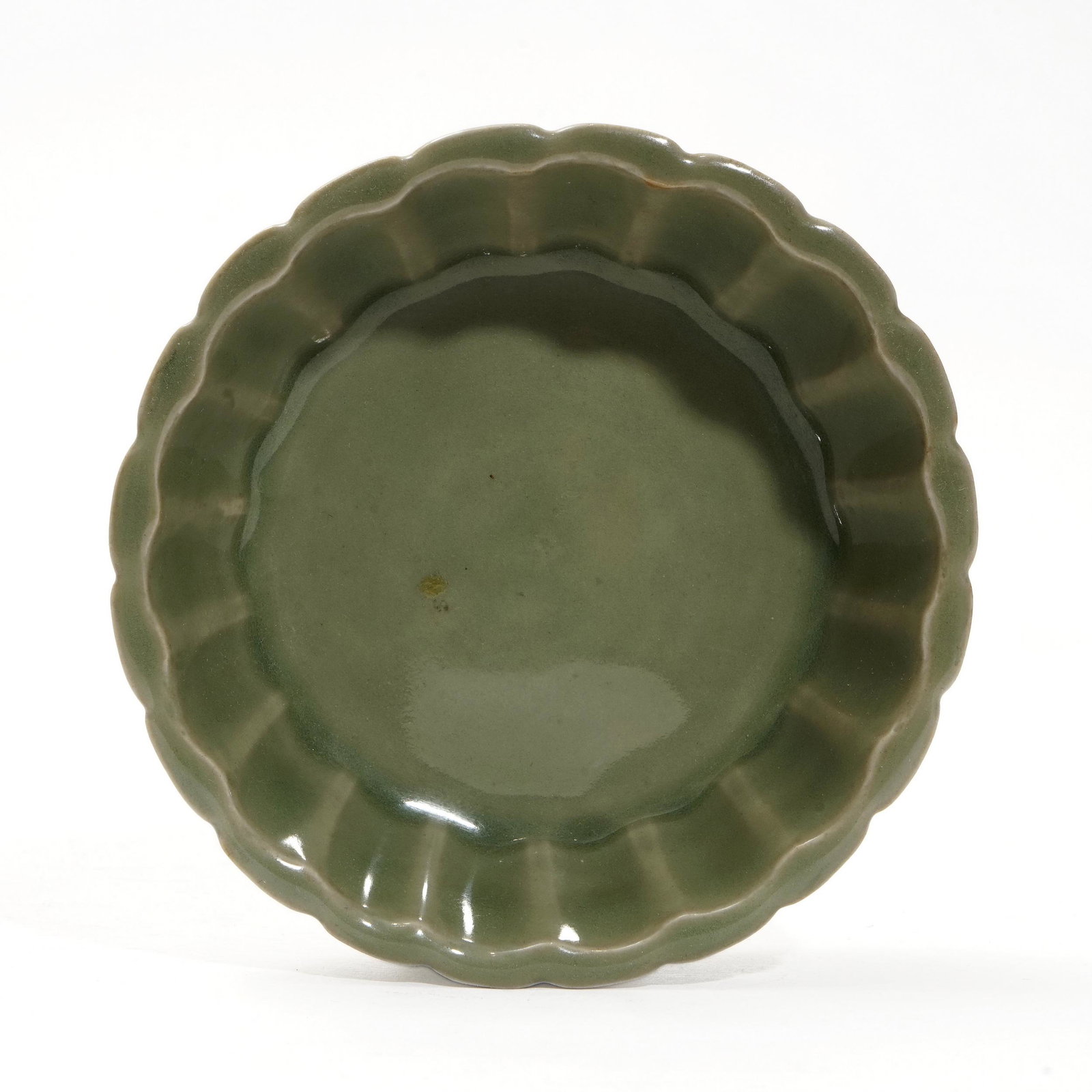 A LONGQUAN KILN CELADON WATER PLATE (1 of 4)