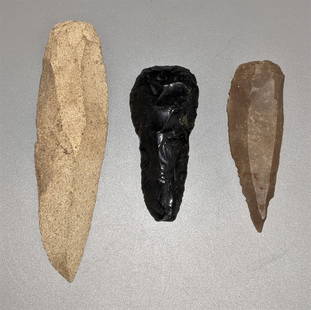 Before Taino, Cave Dwellers on Hispaniola: Two sources conflict, man arrived on the Isle of Hispaniola at about 4,000 BC and, 4,000 years ago. Here, from in inland excavation 40 years ago, a number of these flint cherts, blades and tools were