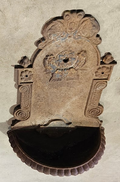 Iron Wall Planter (1 of 1)