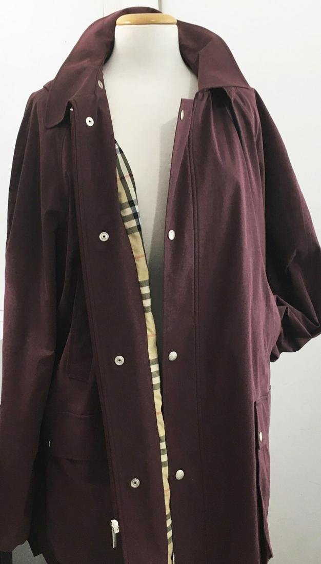Women’s Burberry Raincoat Burgundy Size XL (1 of 3)