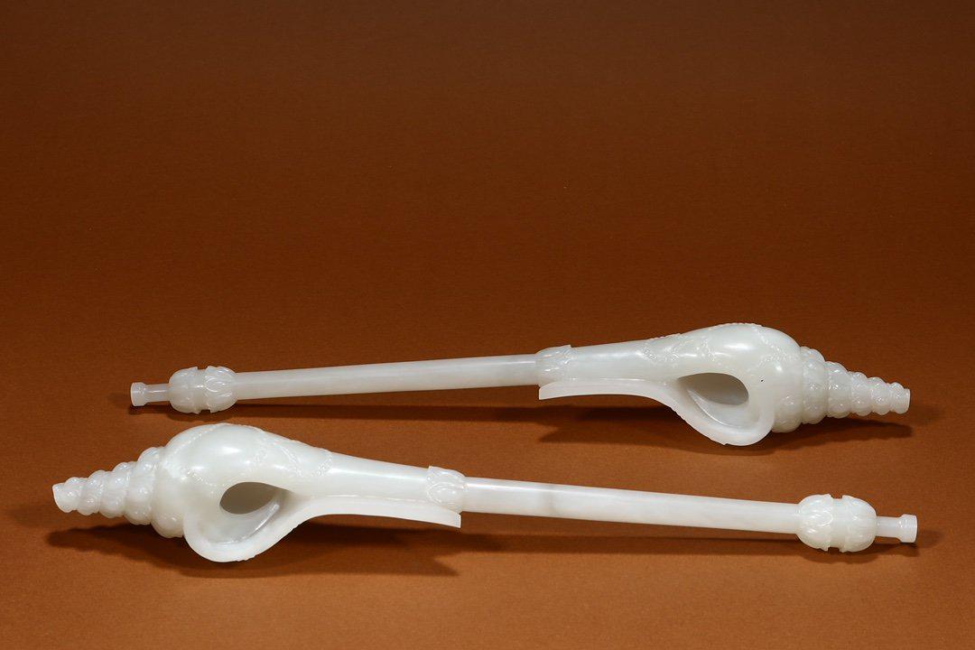 Hetian White Jade Dharma-Sankha Pair (1 of 9)