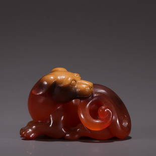 Agate Dog Figure: Agate Dog Figure Size: Height 3.8cm, Width 6.1cm, Thickness 4.1cm, Weight 90g All measurements are approximate