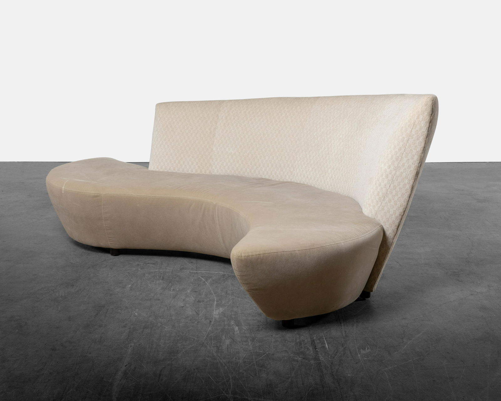 Vladimir Kagan - Bilbao Sofa (1 of 4)
