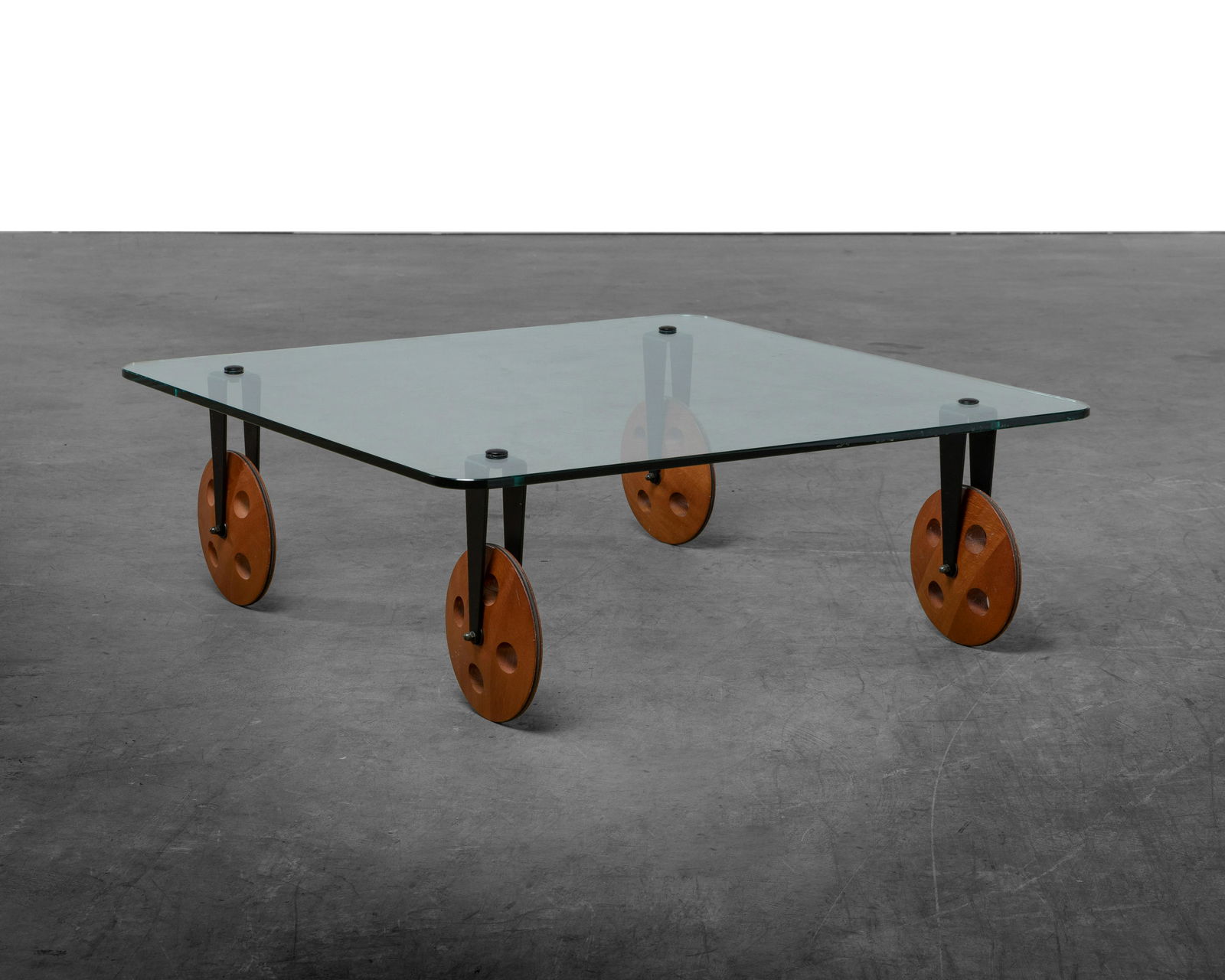 Gae Aulenti - Coffee Table (1 of 3)