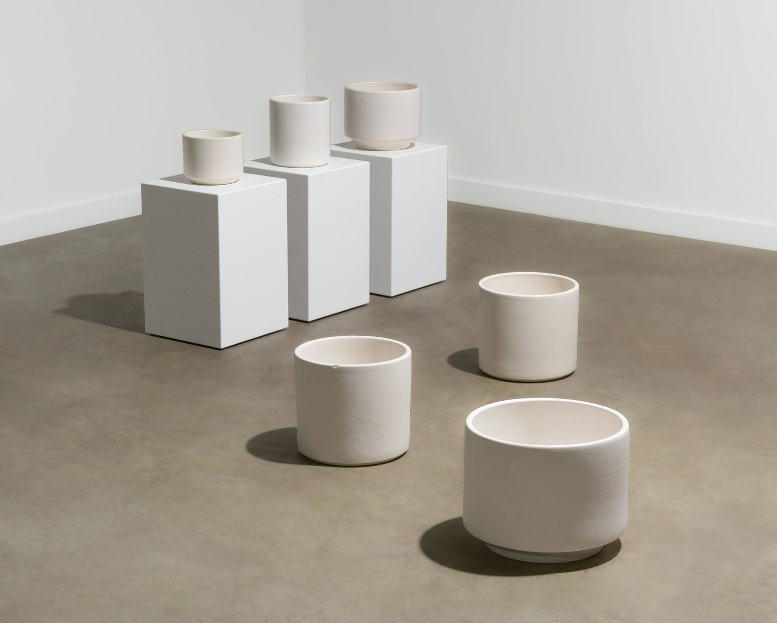 Gainey Architectural Pottery Planters (1 of 9)
