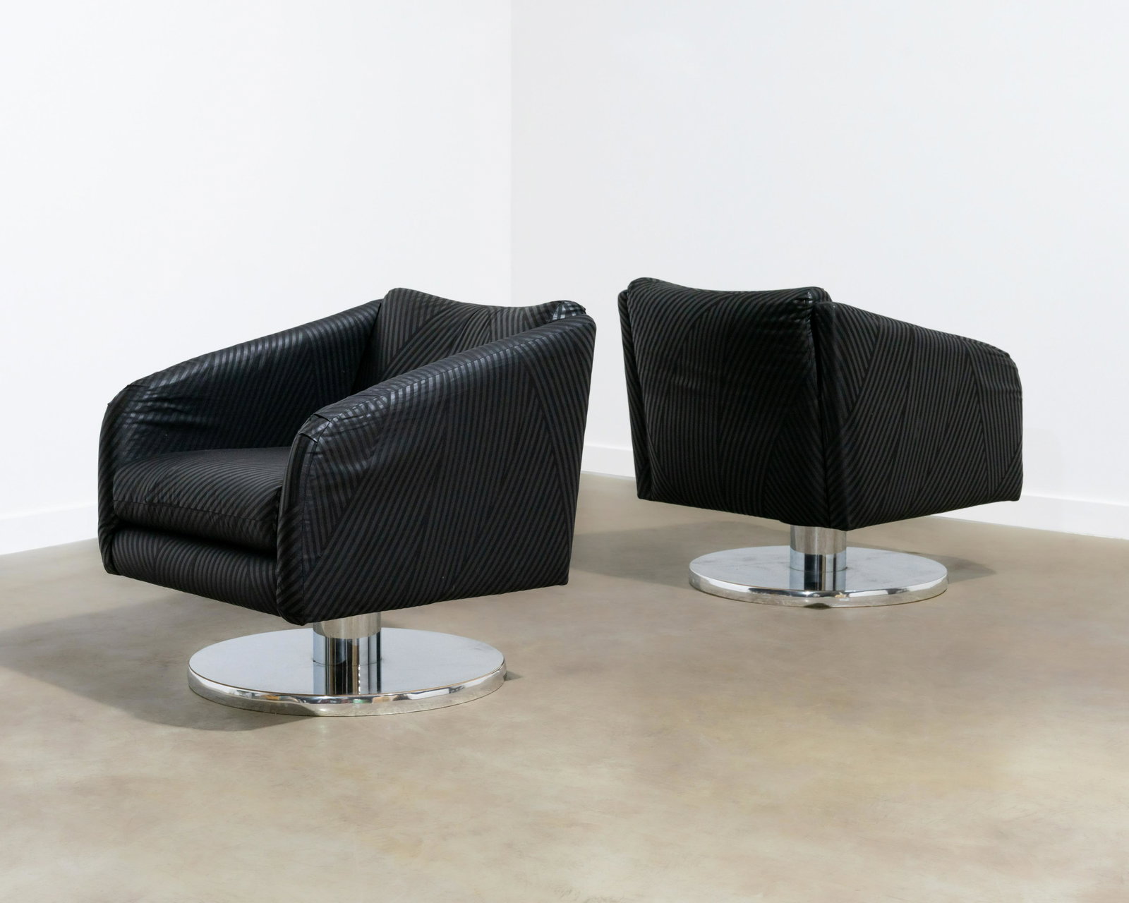Milo Baughman - Tilt & Swivel Lounge Chairs (1 of 6)