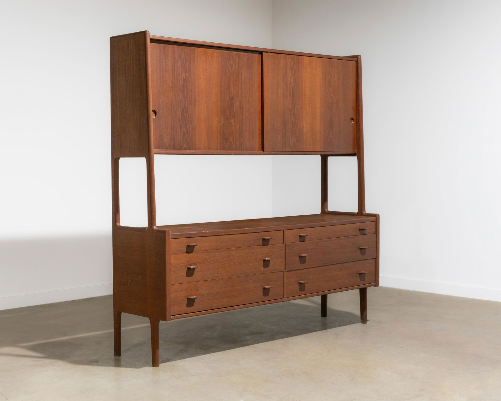 Hans Wegner - RY20 Sideboard (1 of 11)