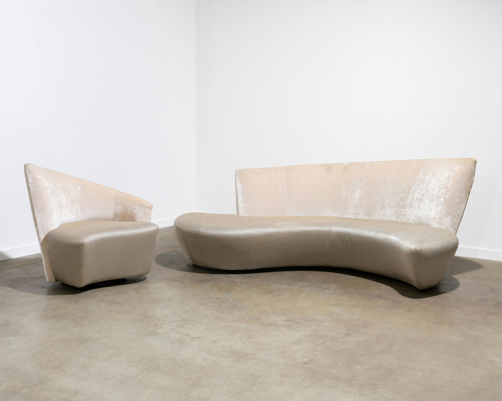 Vladimir Kagan - Bilbao Sofa & Chair (1 of 4)