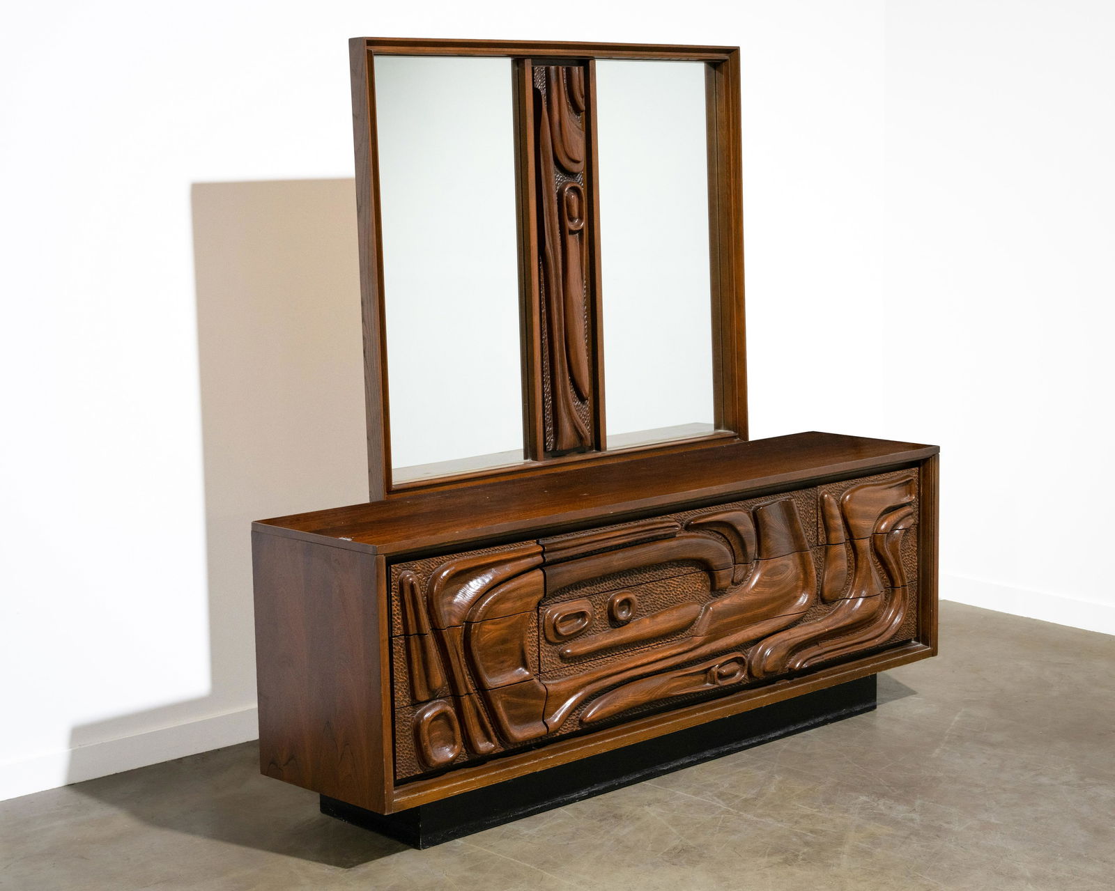 Pulaski Oceanic Dresser (1 of 7)