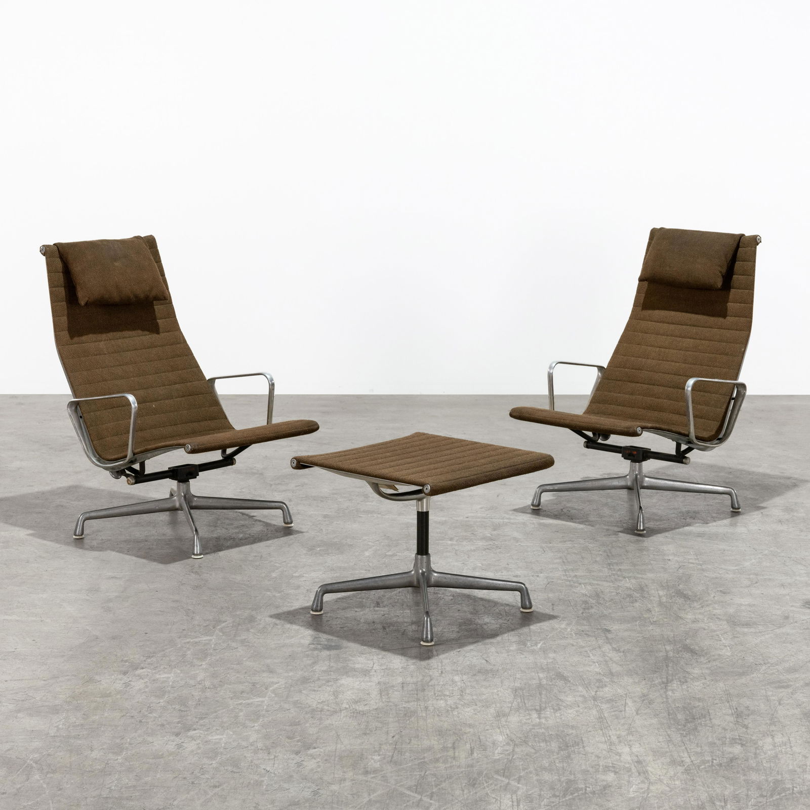 Charles & Ray Eames - Aluminum Group Seating Group (1 of 12)