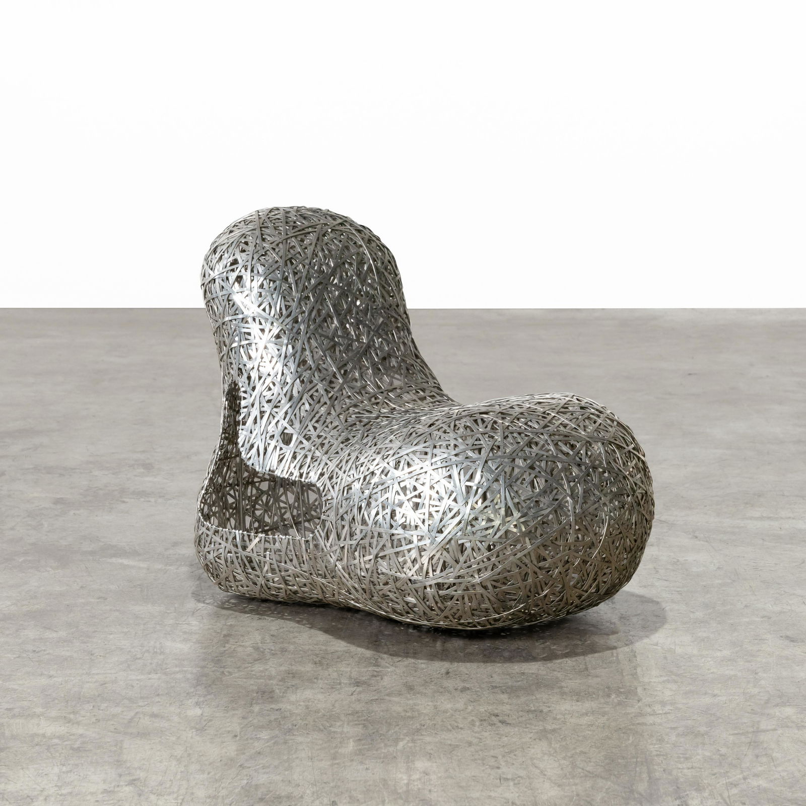 Bannavis Andrew Sribyatta - Tongue Chair (1 of 8)