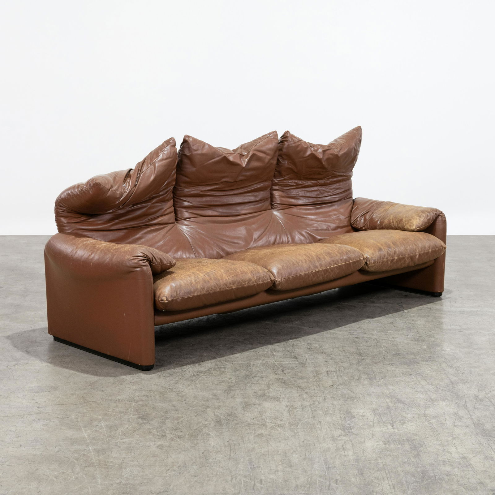Vico Magistretti - Maralunga Sofa (1 of 9)