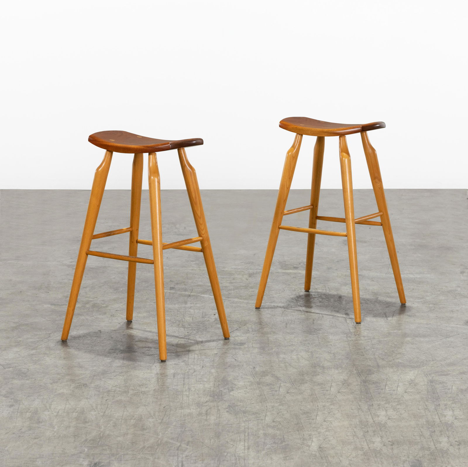Stephen Swift - Bar Stools (1 of 7)