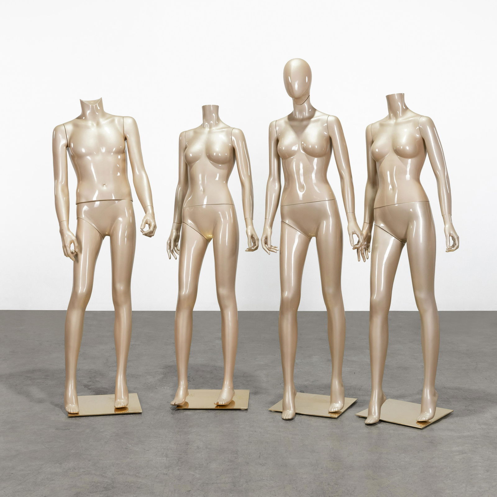 Gucci - Vintage Mannequins (1 of 8)