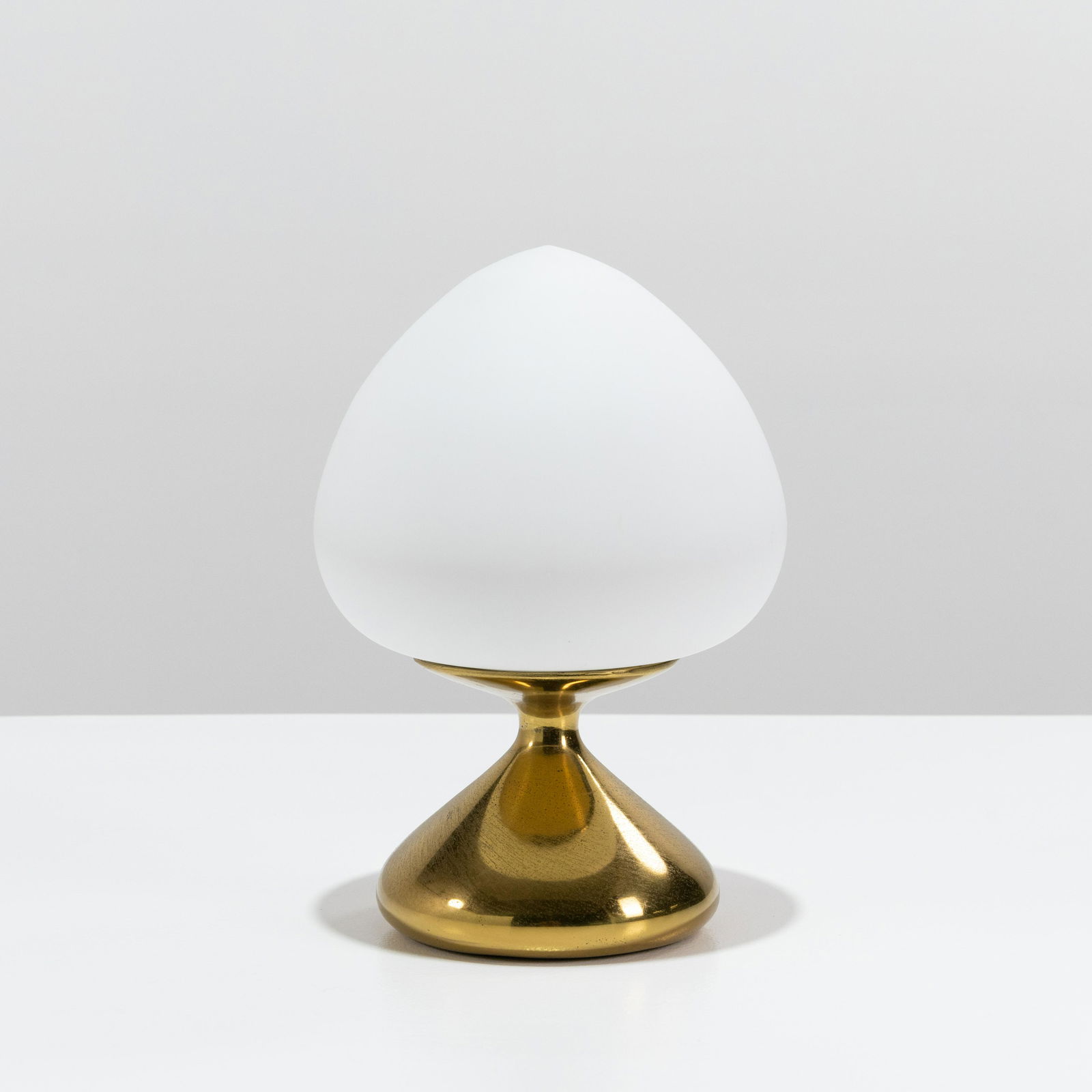 Laurel Lamp Company - Acorn Lamp (1 of 3)