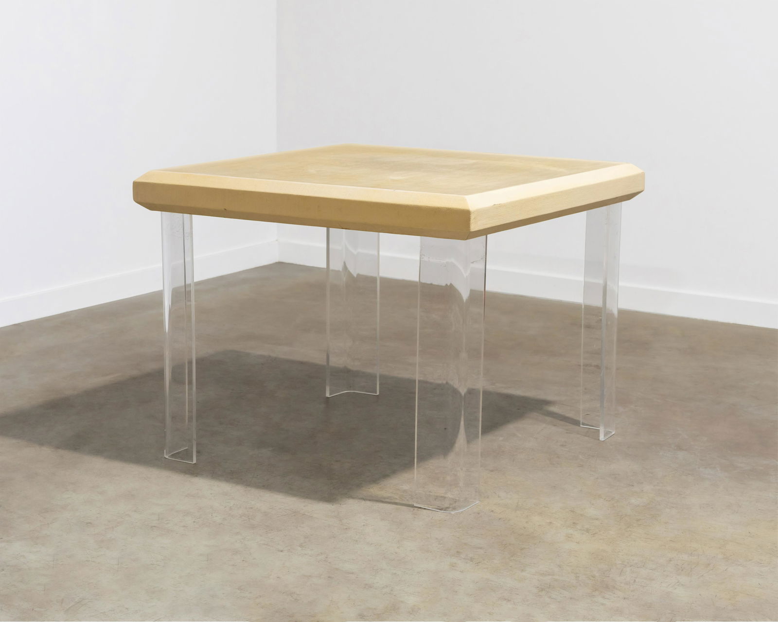 Lucite & Linen Table (1 of 7)