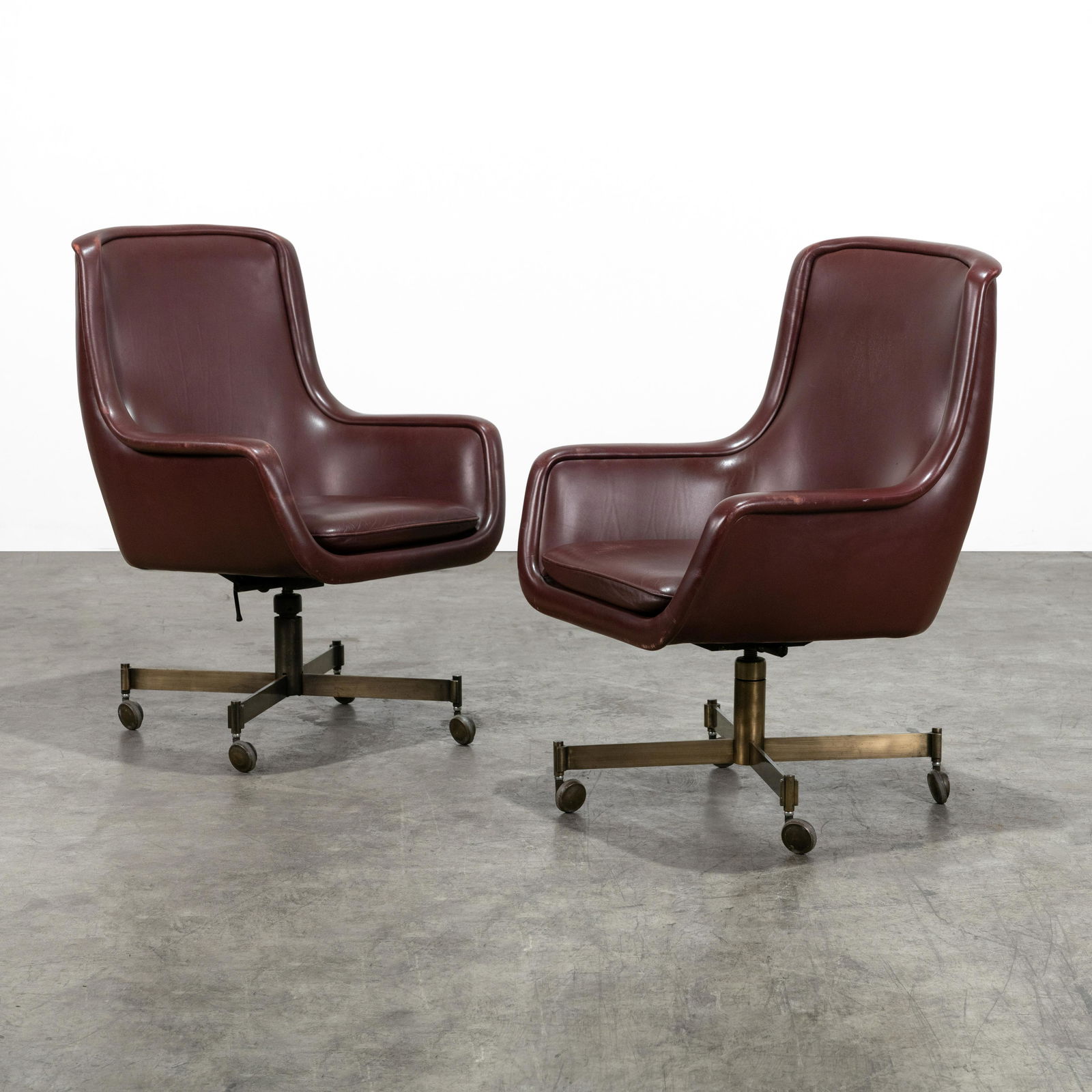 Ward Bennett - Executive Chairs (1 of 9)