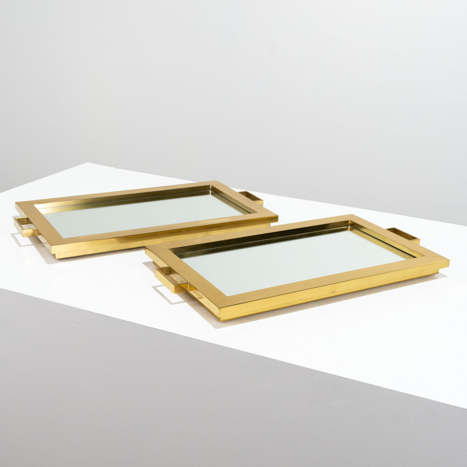 Mirrored Trays (1 of 5)