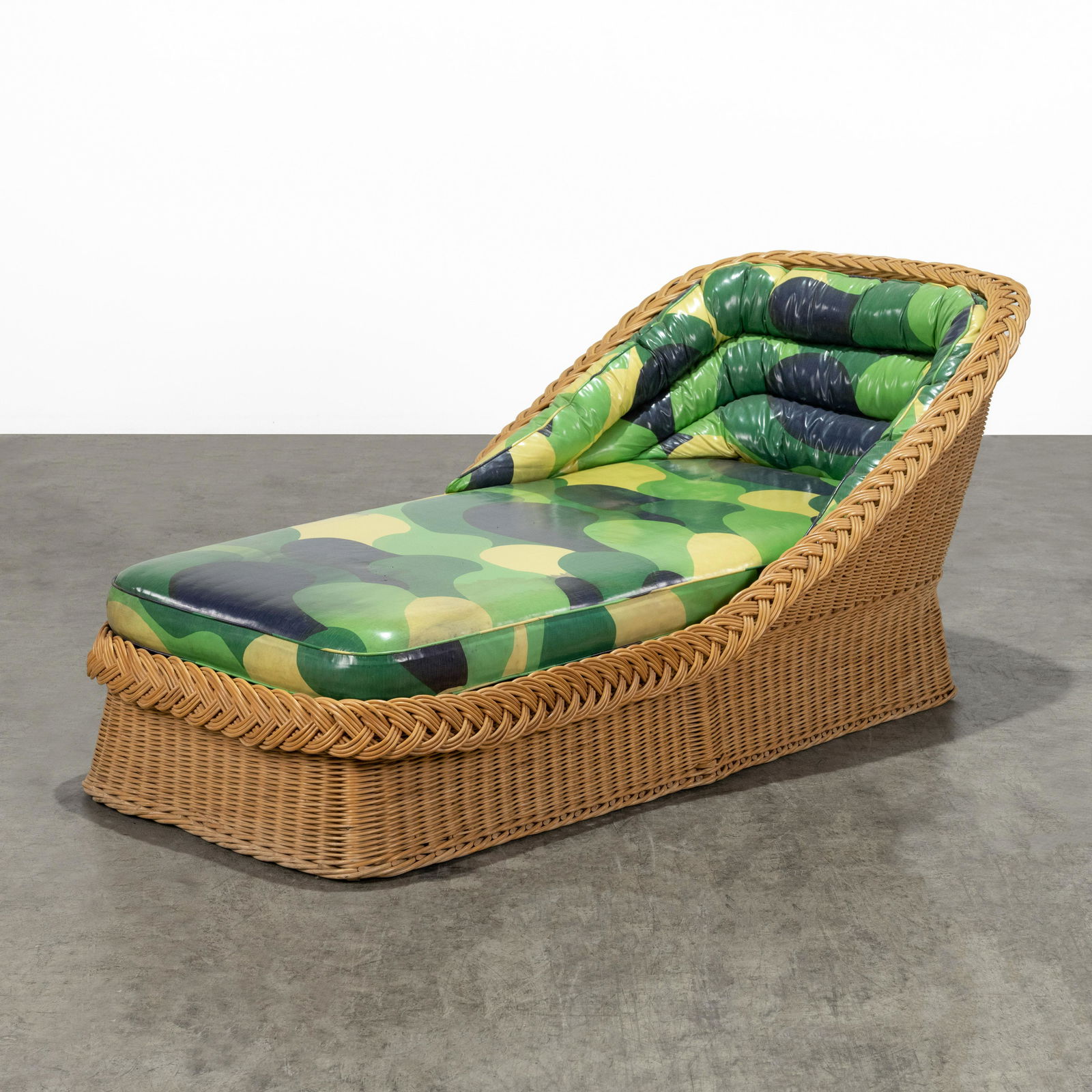 Wicker Chaise Lounge (1 of 6)