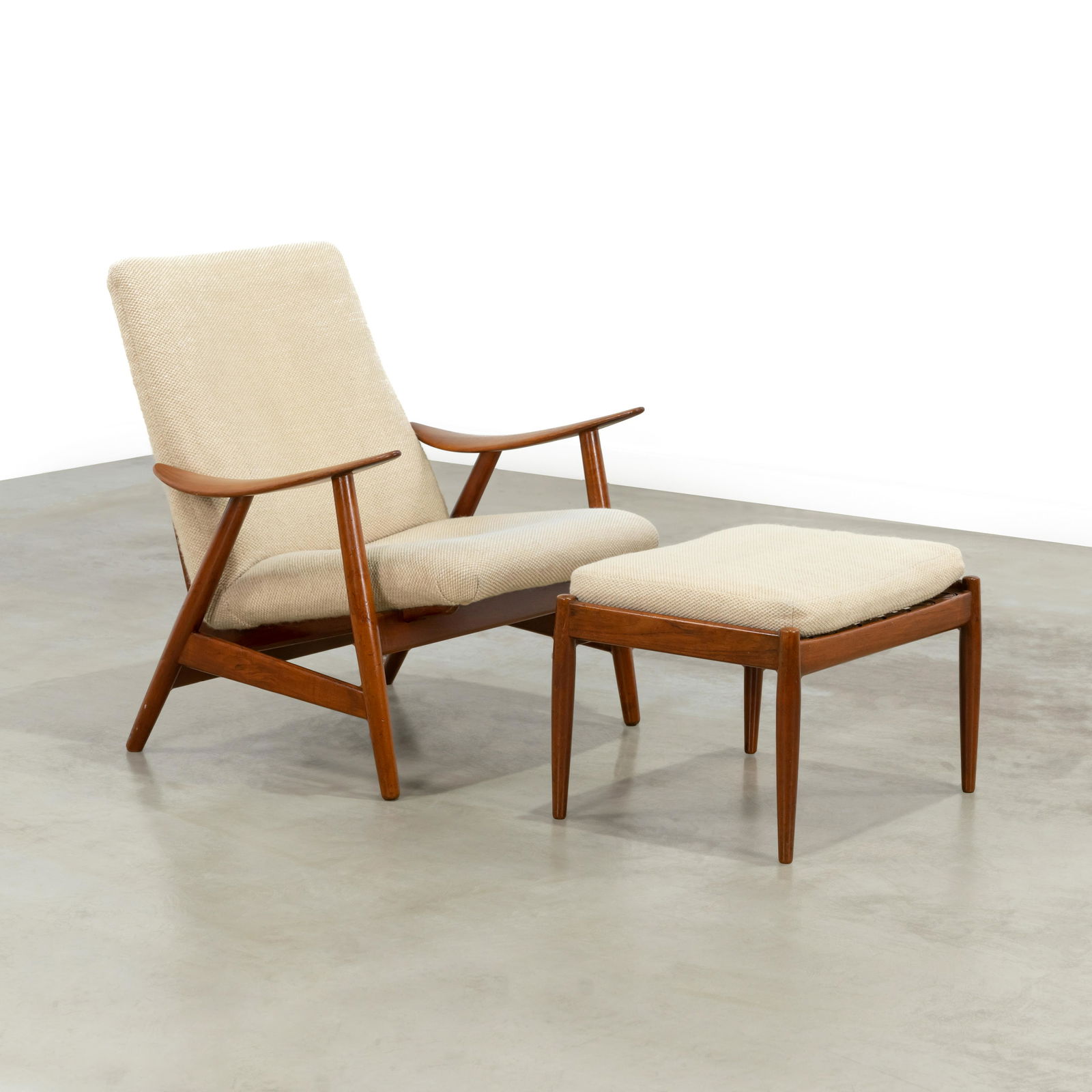 Illum Wikkelso - Chair & Ottoman (1 of 11)