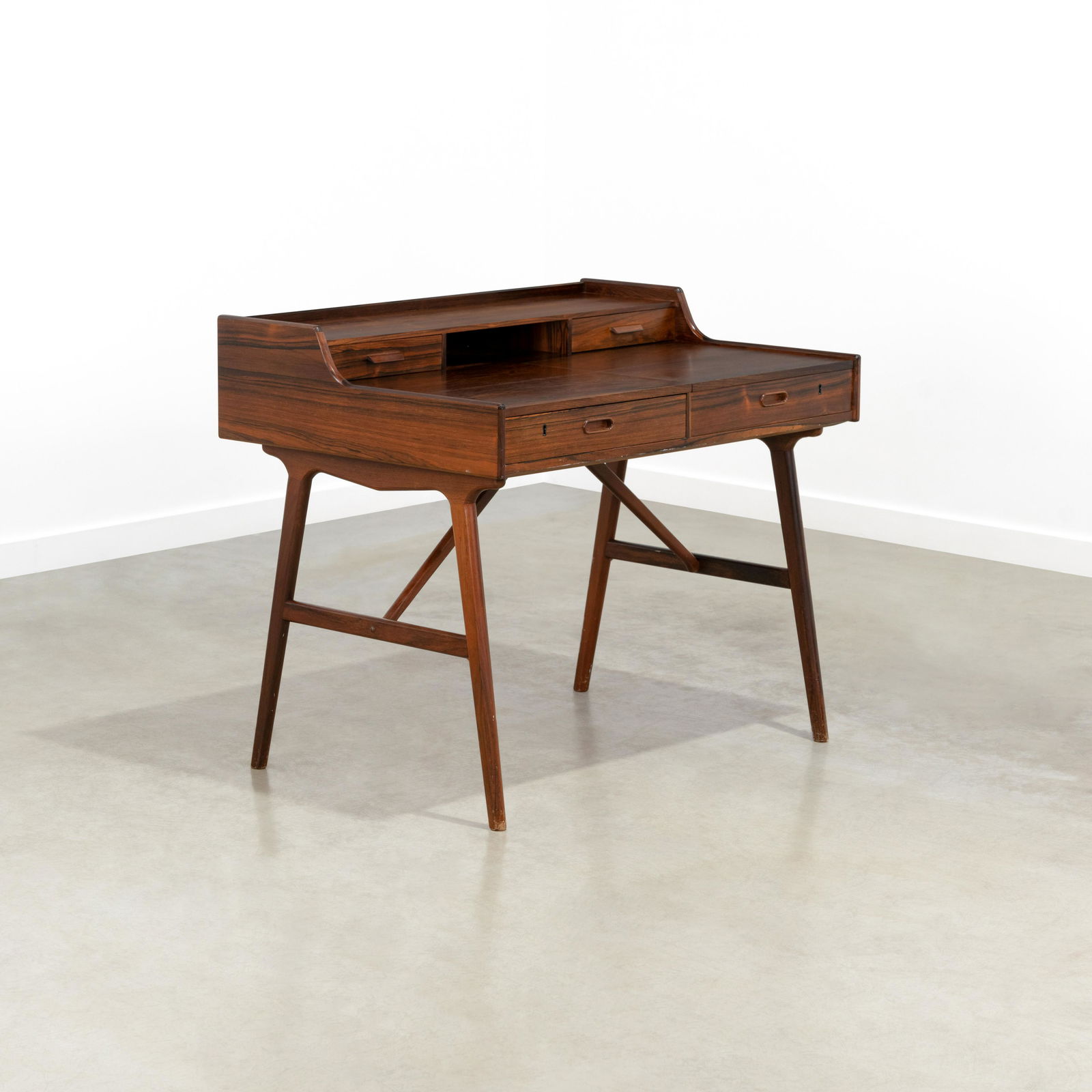 Arne Wahl Iversen - Rosewood Desk (1 of 15)
