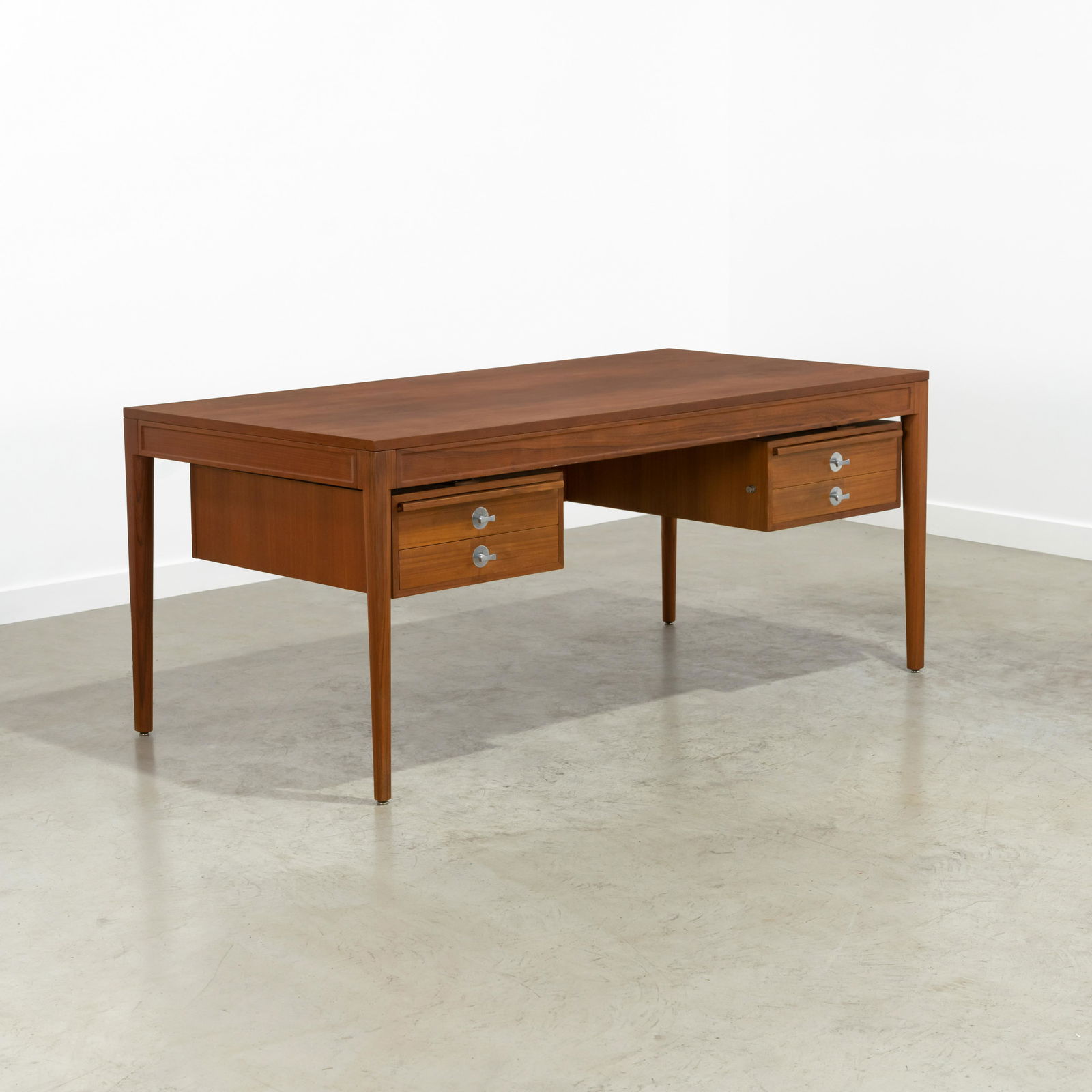 Finn Juhl - Diplomat Desk (1 of 11)