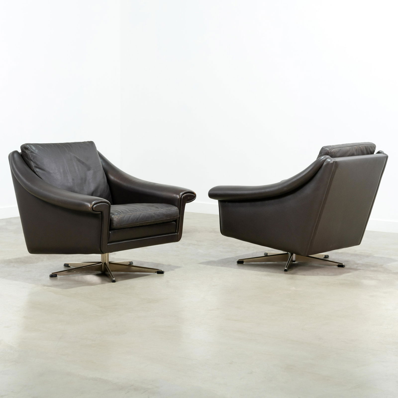 Aage Christiansen - Matador Swivel Chairs (1 of 8)