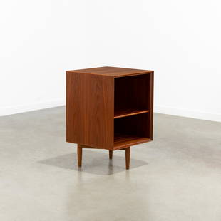 Arne Vodder (Attr.) - Bookcase: A teak bookcase/end table with three legs by Sibast Furniture. Attributed to Arne Vodder. 32 x 21 x 20.5 . Measurements are in inches. (Height x Width x Depth)