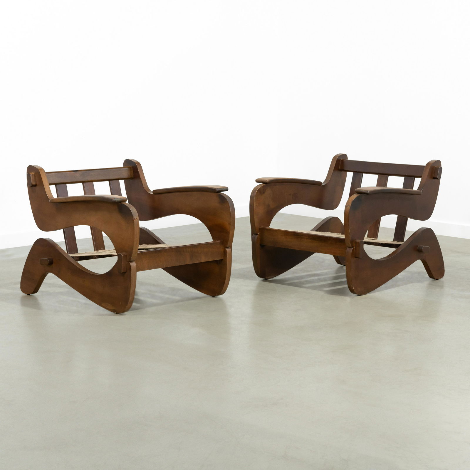 Grafton Everest - Lounge Chairs (1 of 9)