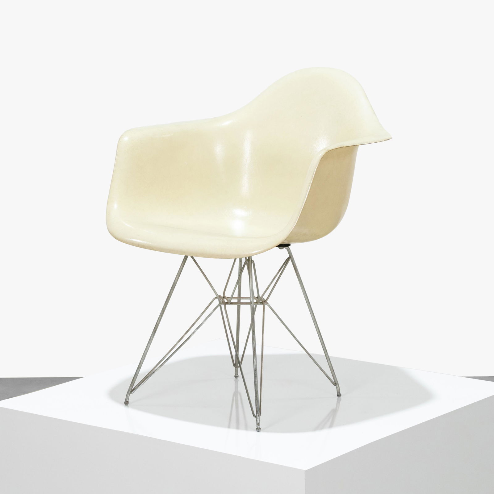 Charles & Ray Eames - DAR Chair (1 of 7)