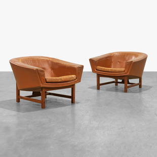 Lennart Bender - Corona Chairs: A pair of 'Corona' chairs by Lennart Bender for Ulferts Fabriker, Denmark. In leather and teak. 23 x 33.5 x 28.5. All measurements are in inches.