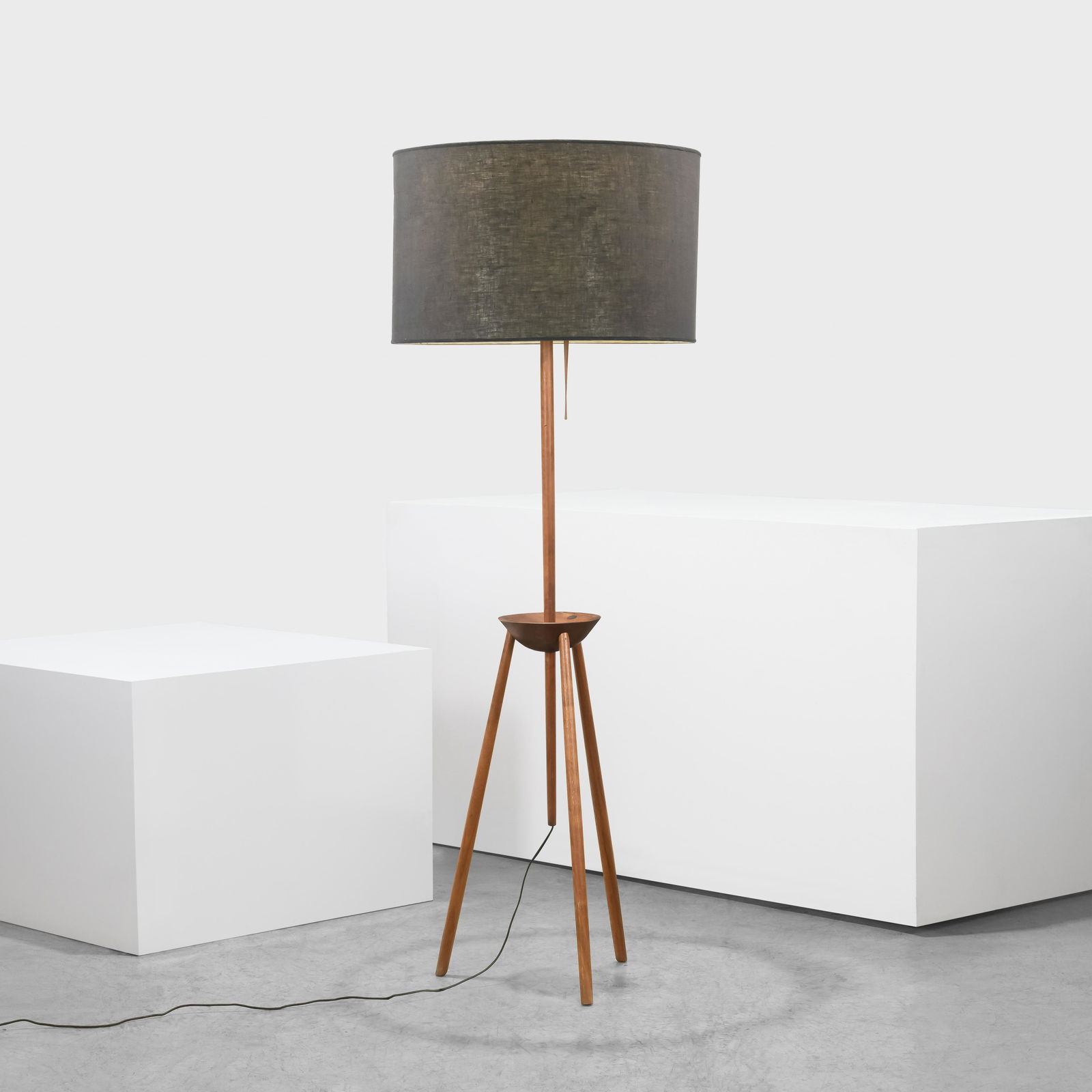 Bddw Tripod Lamp