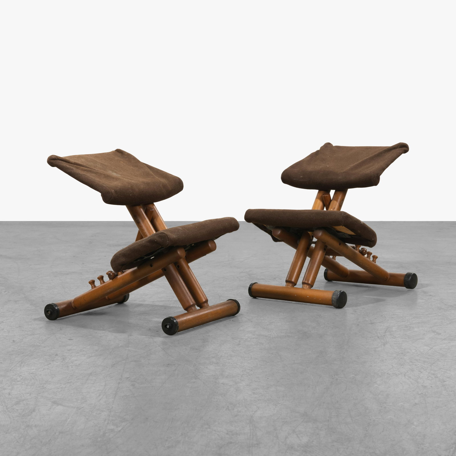 Peter Opsvik - Kneeling Stools (1 of 6)