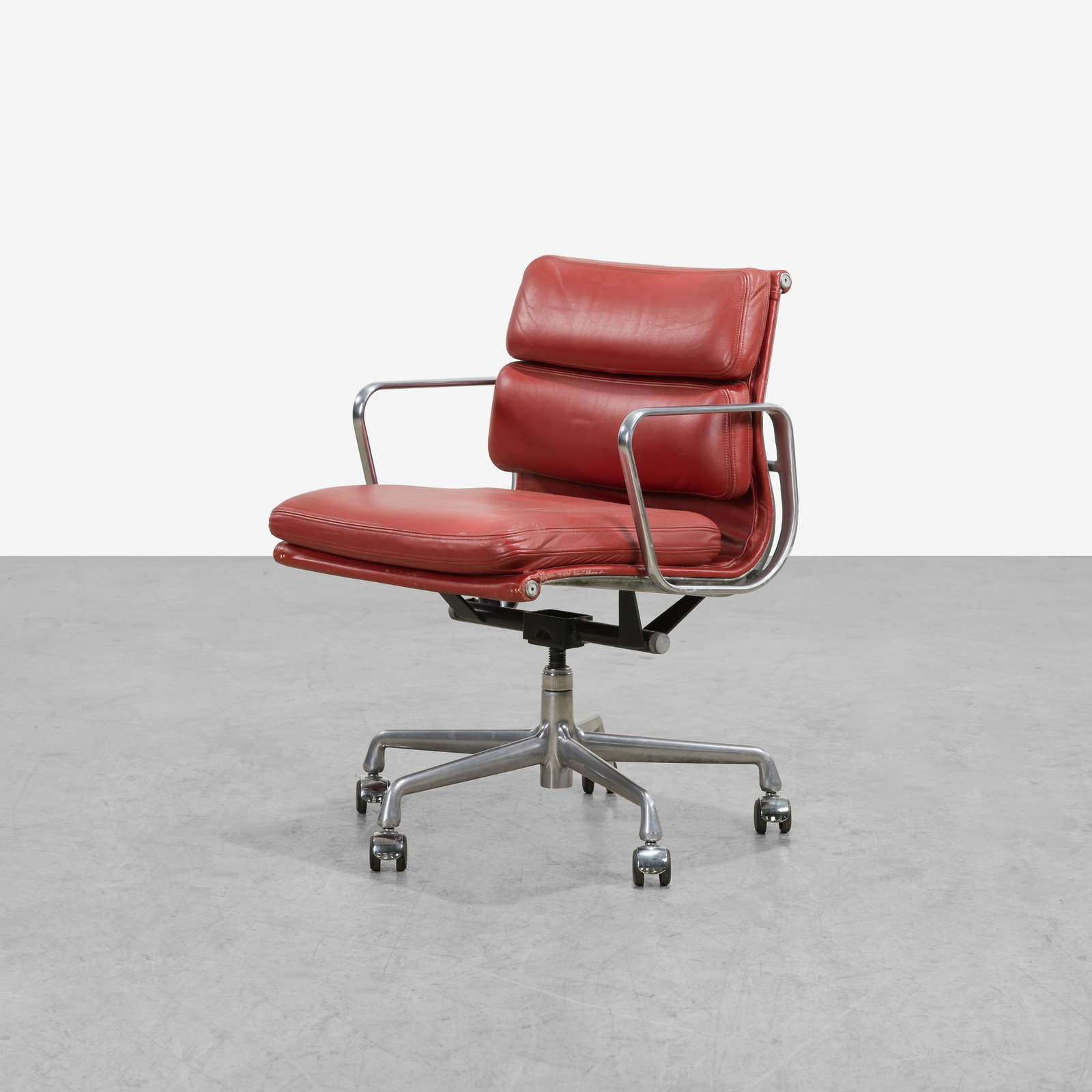 Charles & Ray Eames - Softpad Chair (1 of 12)