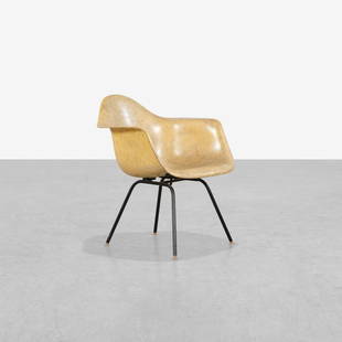 Charles & Ray Eames - DAX: A vintage Zenith 'Rope Edge' DAX shell chair by Charles and Ray Eames for Herman Miller. Label on underside. 28 x 25 x 22. Measurements are in inches. (Height x Width x Depth)