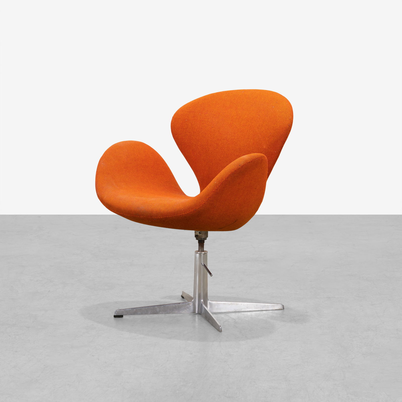 Arne Jacobsen - Swan Chair: A vintage 'Swan' chair by Arne Jacobsen for Fritz Hansen. 34 x 29.5 x 22. All measurements are in inches. (Height x Width x Depth).