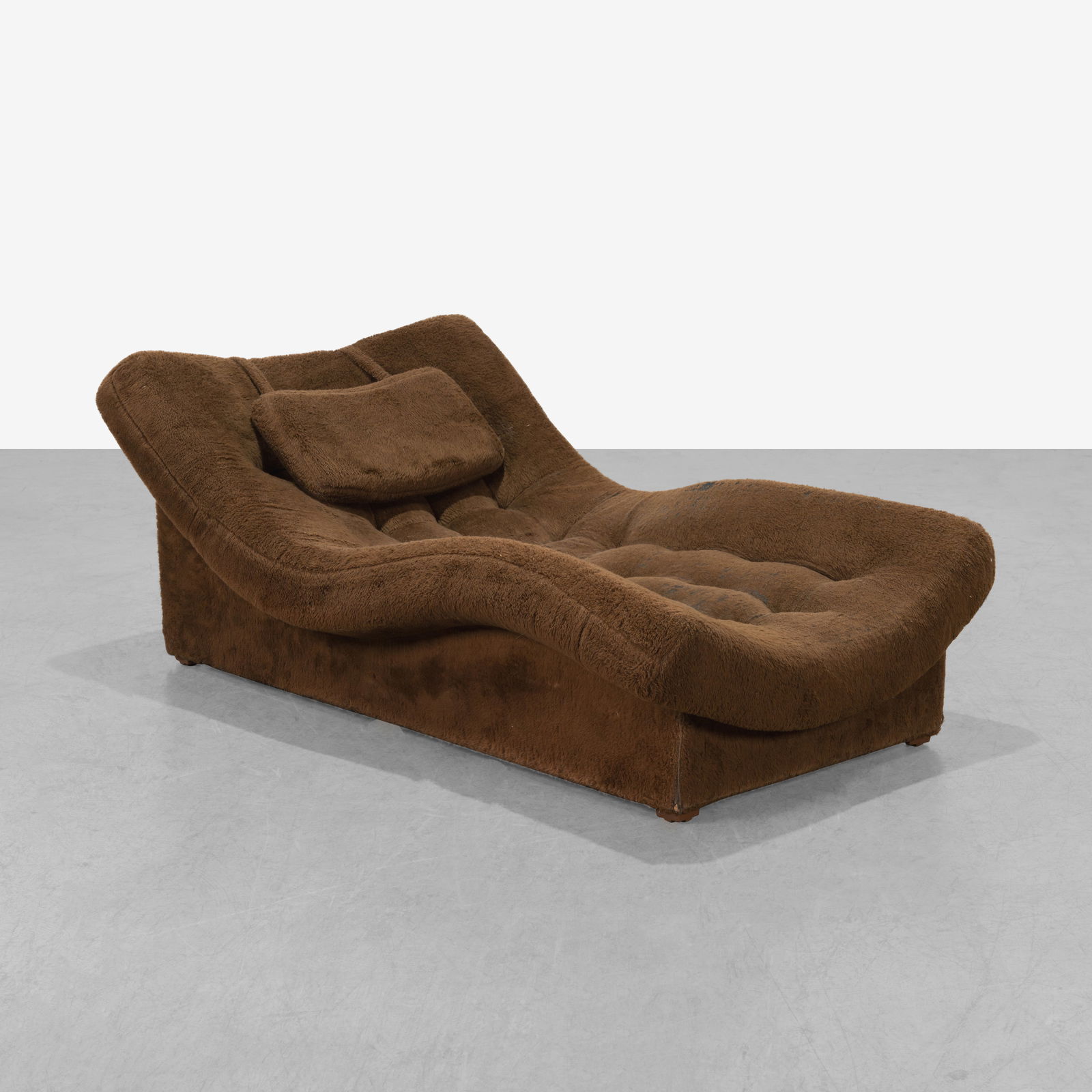 Tufted Chaise Lounge (1 of 8)