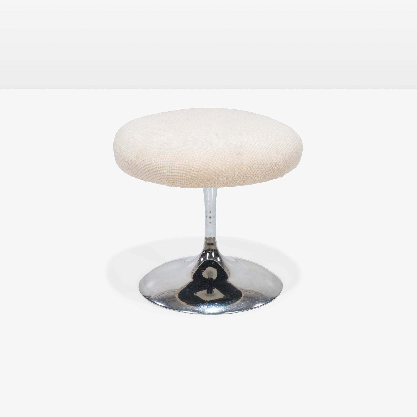 Tulip Base Stool (1 of 5)