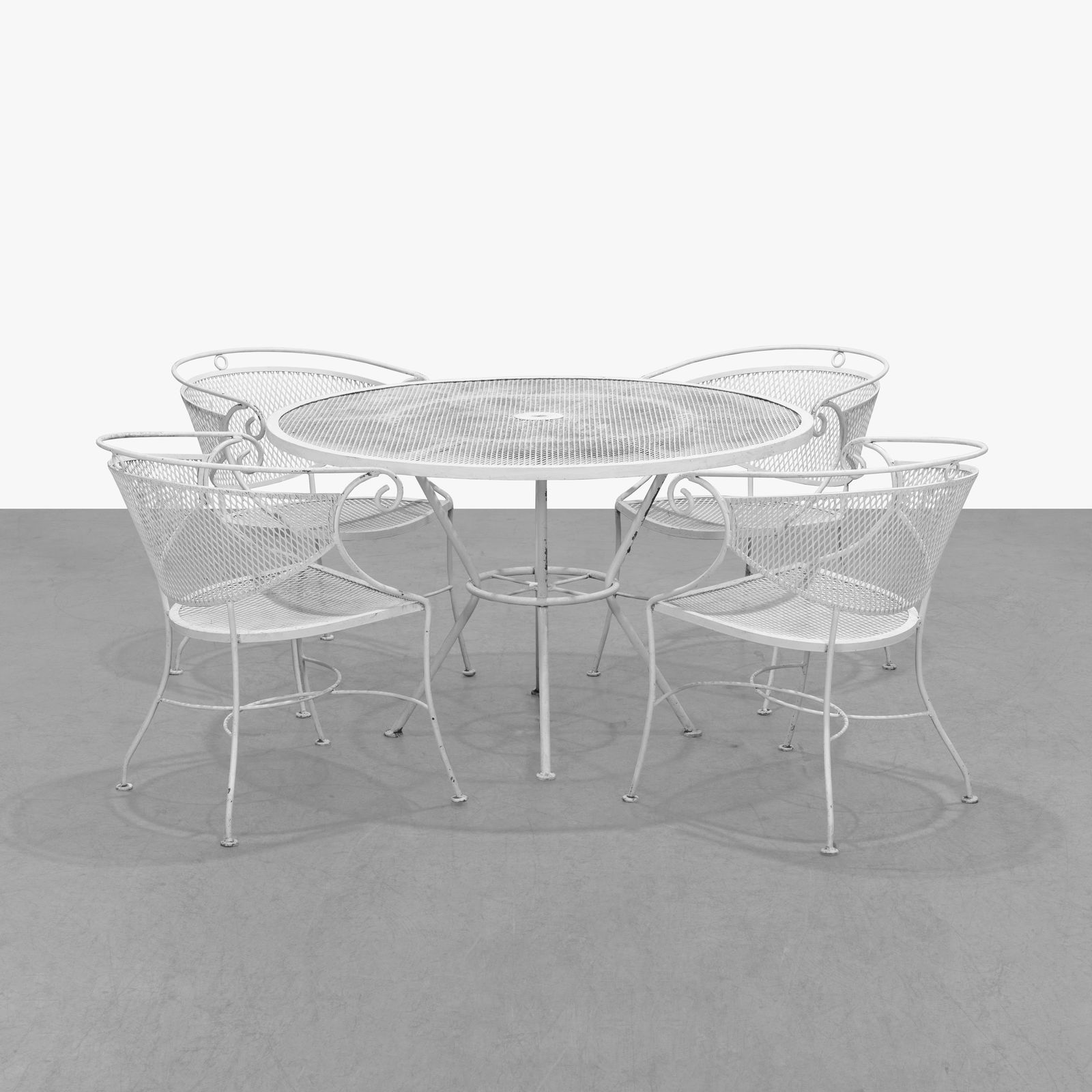 Woodard - Iron Patio Set (1 of 4)