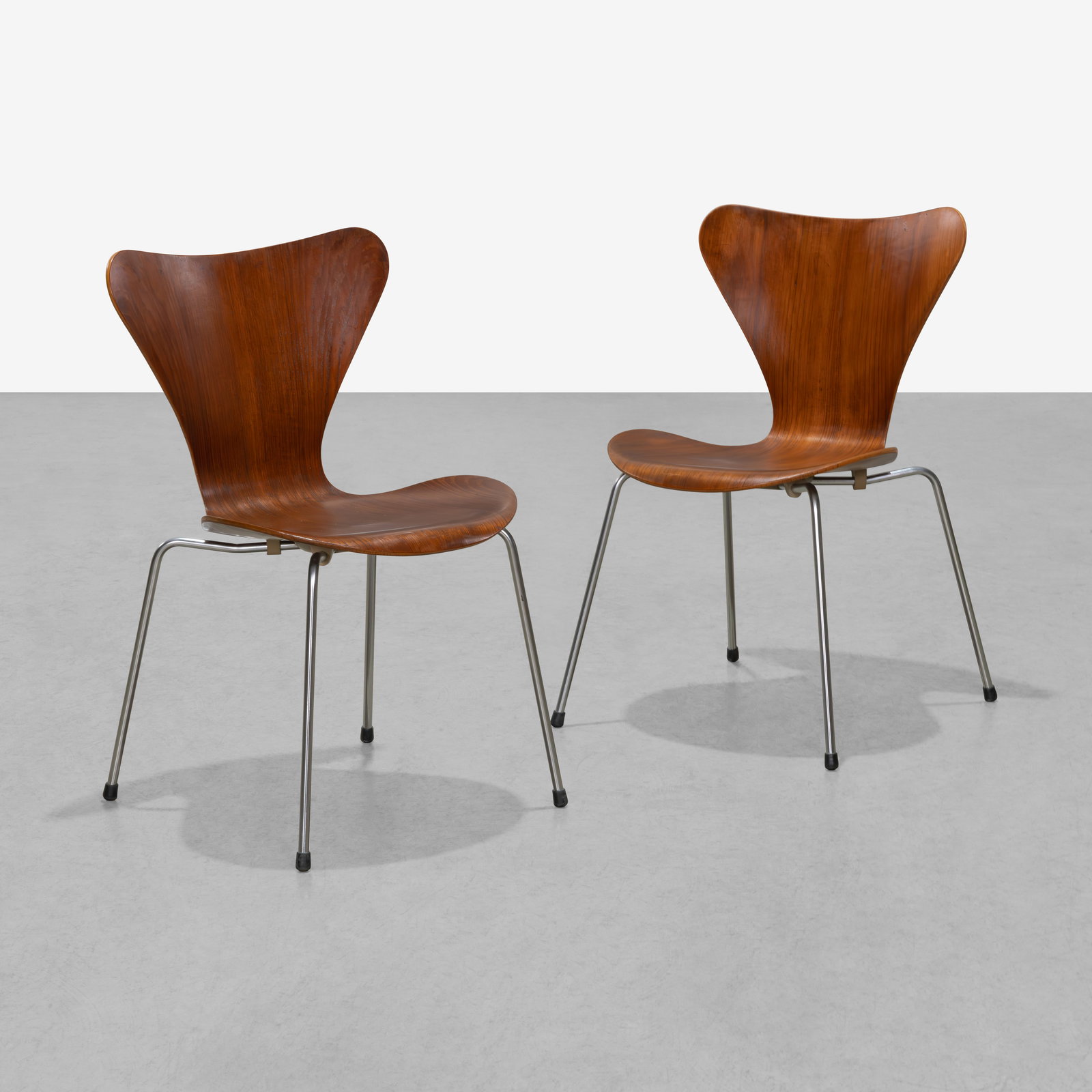 Arne Jacobsen - Side Chairs (1 of 9)