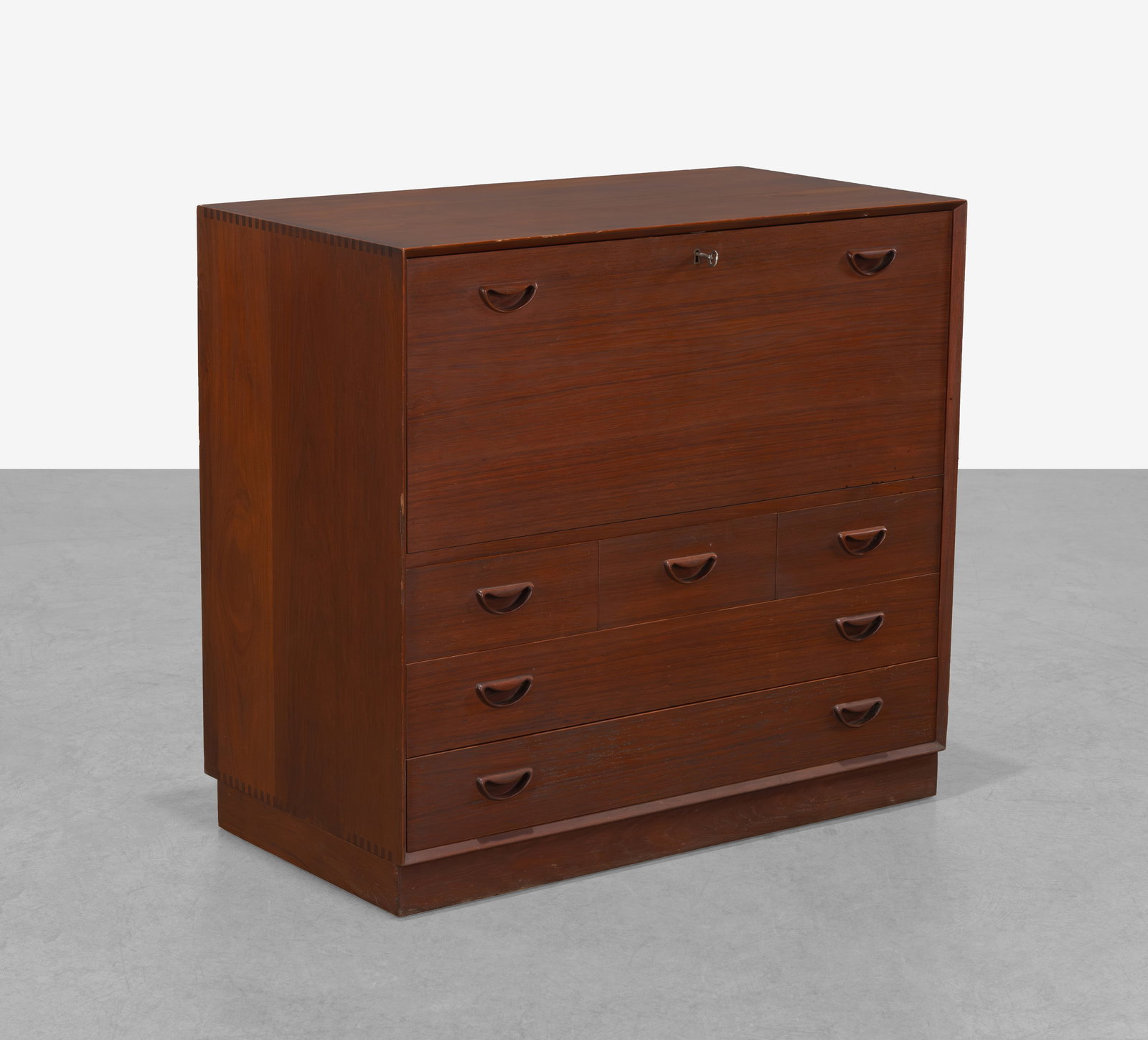 Peter Hvidt & Orla Molgaard Nielsen - Chest (1 of 8)