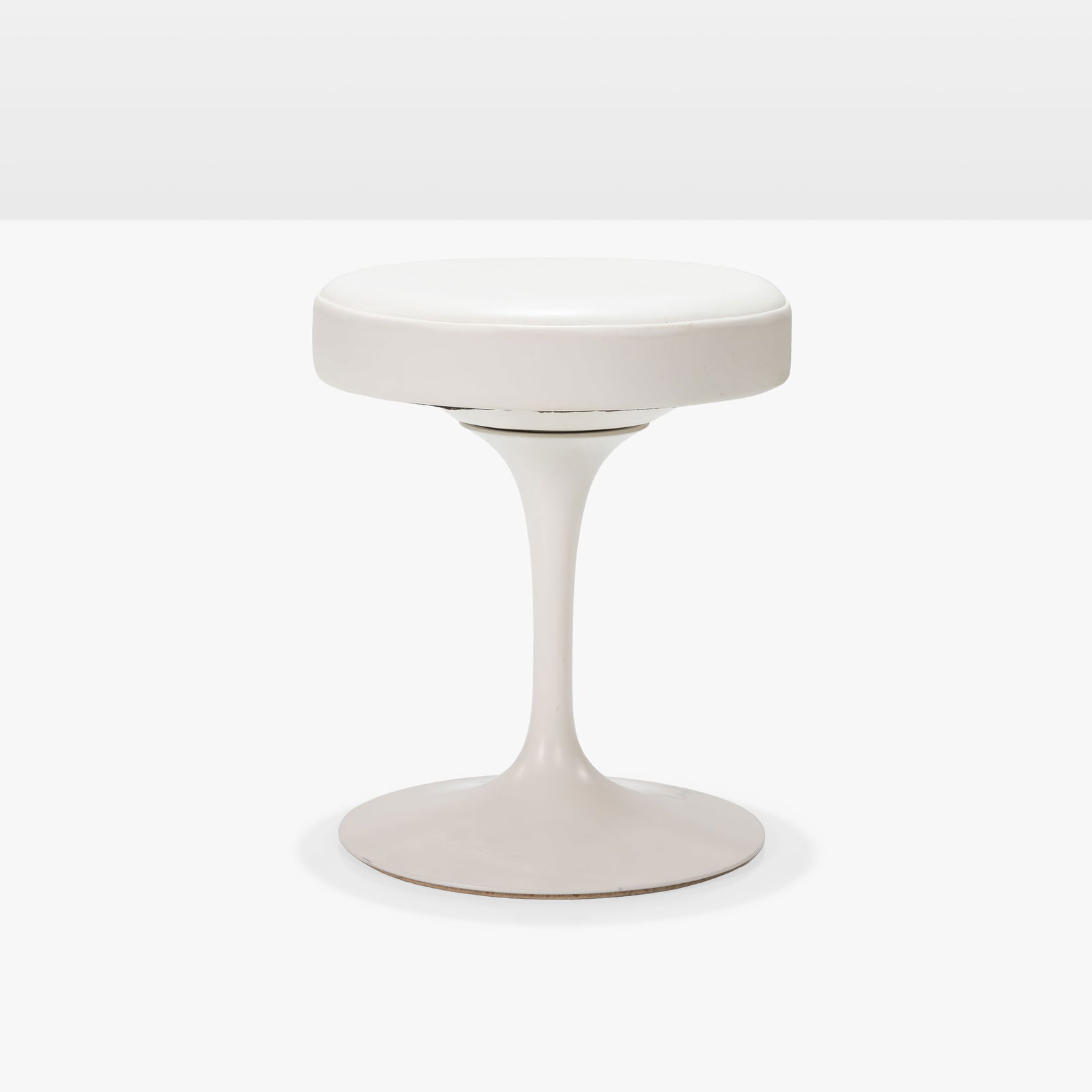 Eero Saarinen - Tulip Stool (1 of 5)